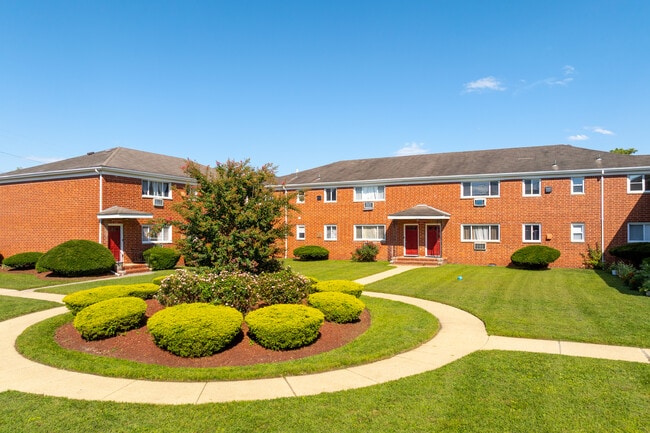 Crossroads Manor Apartments