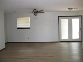 1002 NW 23rd St in Moore, OK - Building Photo - Building Photo