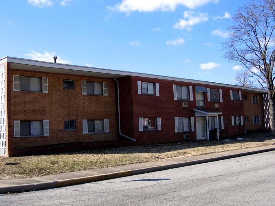 Williamsburg Apartments in Belleville, IL - Building Photo