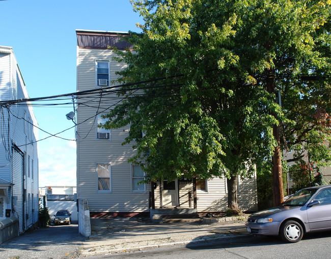 25 Central Ave in Port Chester, NY - Foto de edificio - Building Photo