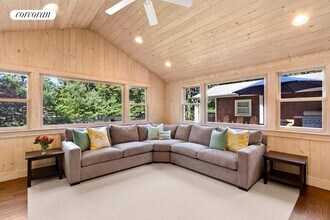 25 Shadyrest Dr in Sag Harbor, NY - Building Photo - Building Photo