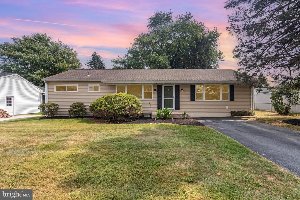 5 Ronald Rd in Mechanicsburg, PA - Building Photo