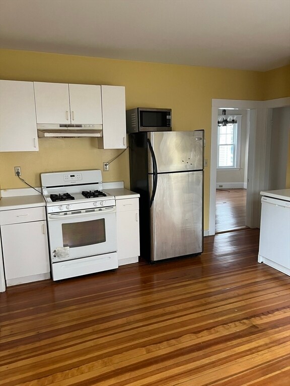 property at 132 E Elm Ave