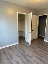 11456 Albers St in North Hollywood, CA - Foto de edificio - Building Photo