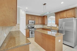 5005 Gibson St in Houston, TX - Building Photo - Building Photo