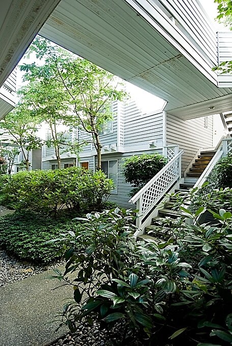 10545 Greenwood Ave N-Unit -# in Seattle, WA - Foto de edificio