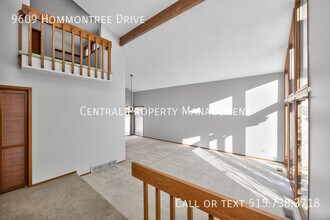 9609 Hammontree Dr in Urbandale, IA - Building Photo - Building Photo