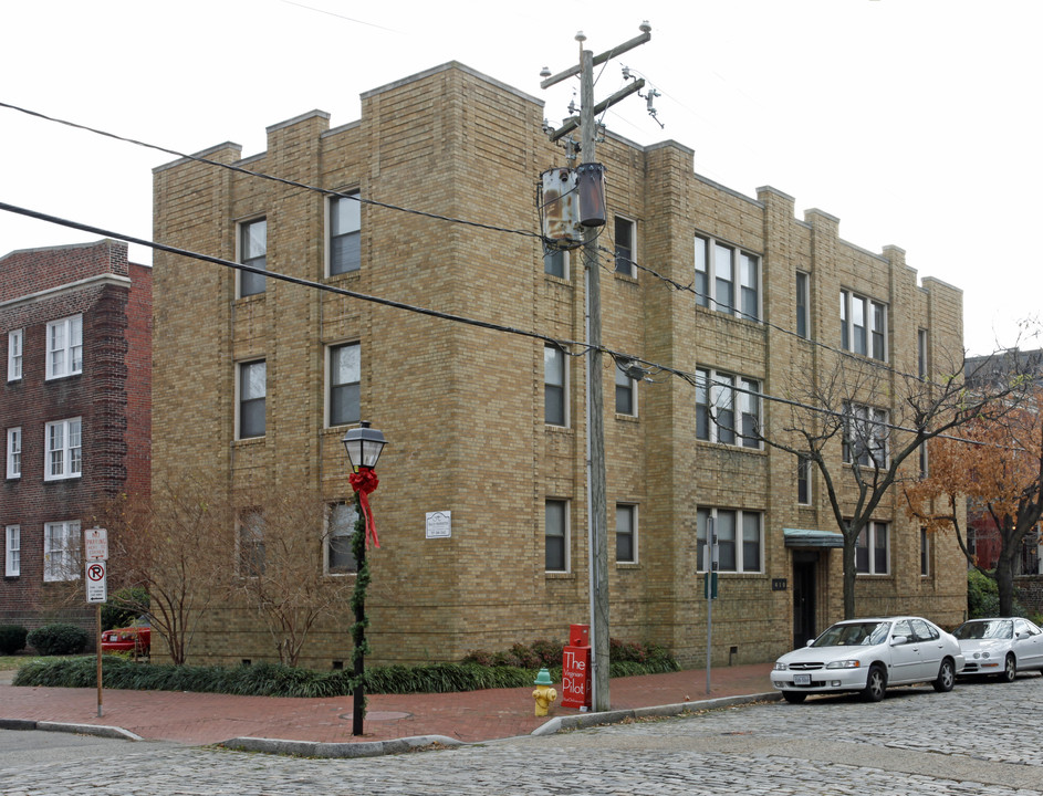 Rosemyr Apartments in Norfolk, VA - Building Photo