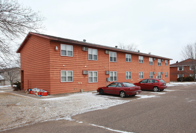 2416 Fryklund Dr in Menomonie, WI - Building Photo - Building Photo