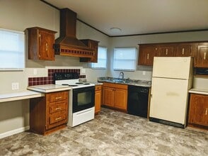 203 Gale Dr in Pelzer, SC - Building Photo - Building Photo