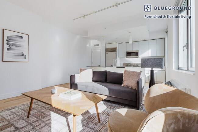 550 W 54th St in New York, NY - Building Photo - Building Photo
