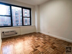 Fourth Avenue in New York, NY - Building Photo - Building Photo