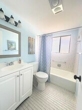 3362 Cynthia Ln, Unit 203 in Lake Worth Beach, FL - Foto de edificio - Building Photo