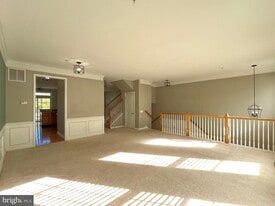 895 Chatfield Rd in Warrington, PA - Building Photo