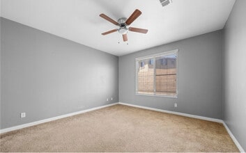 14584 Sleepy Creek Dr in Corona, CA - Foto de edificio - Building Photo