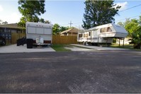 Pelican Resort RV Park in Bacliff, TX - Foto de edificio - Building Photo