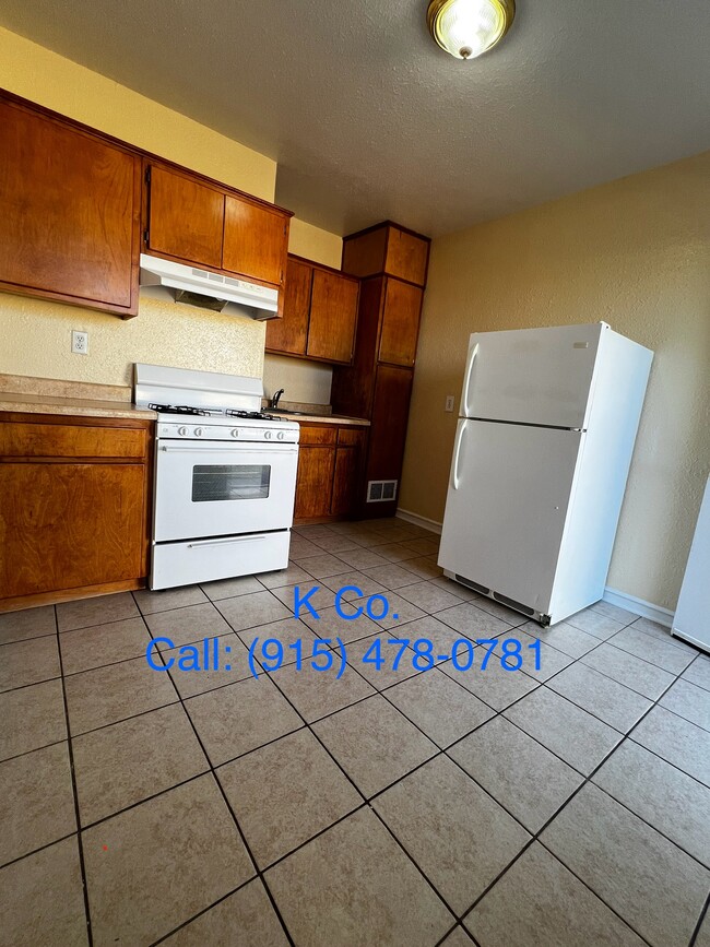 2820 Fort Blvd, Unit 2 in El Paso, TX - Building Photo - Building Photo