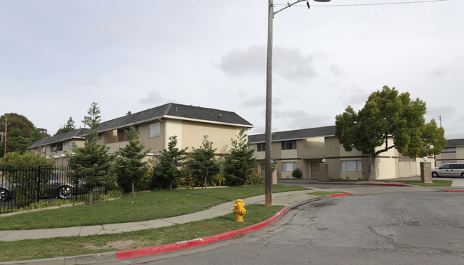 Glad Tidings Park in Hayward, CA - Foto de edificio - Building Photo