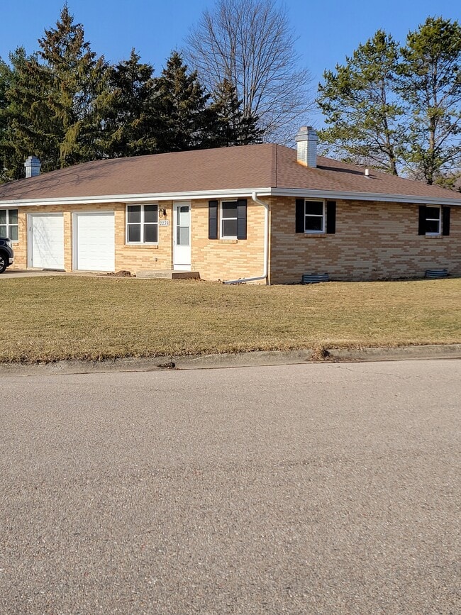 property at 2239 N Huron Dr