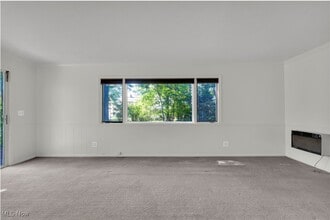 1044 S Belvoir Blvd in South Euclid, OH - Building Photo - Building Photo