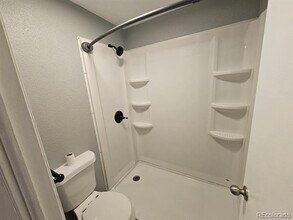 1302 S Parker Rd in Denver, CO - Building Photo - Building Photo