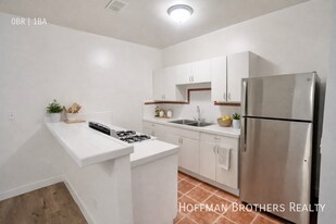 1317 N Bronson Ave, Unit 101 in Los Angeles, CA - Building Photo