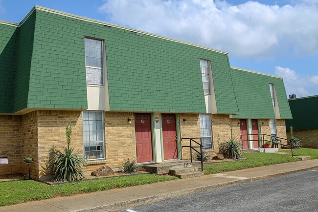 Oakcrest Apartments in Kennedale, TX - Building Photo - Building Photo