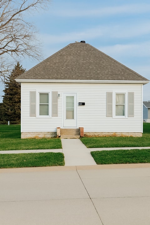 804 19th St in Gothenburg, NE - Foto de edificio