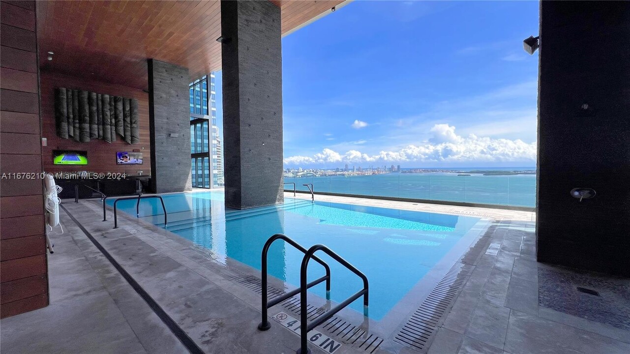 1451 Brickell Ave, Unit 2406 in Miami, FL - Building Photo