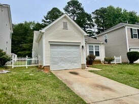 10424 Hugue Way in Charlotte, NC - Building Photo