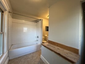 1 E Main St in Mooresville, IN - Building Photo