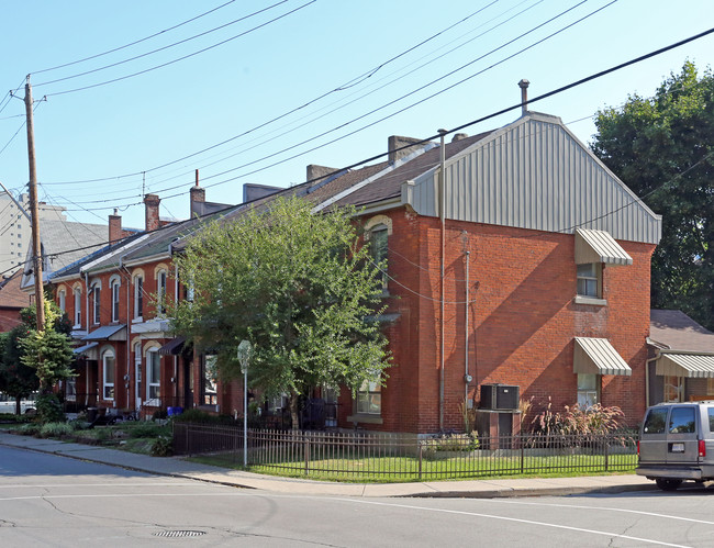 173-183 Walnut St S in Hamilton, ON - Building Photo - Building Photo