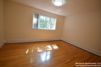 63 Parkman St, Unit 2A in Brookline, MA - Building Photo - Building Photo