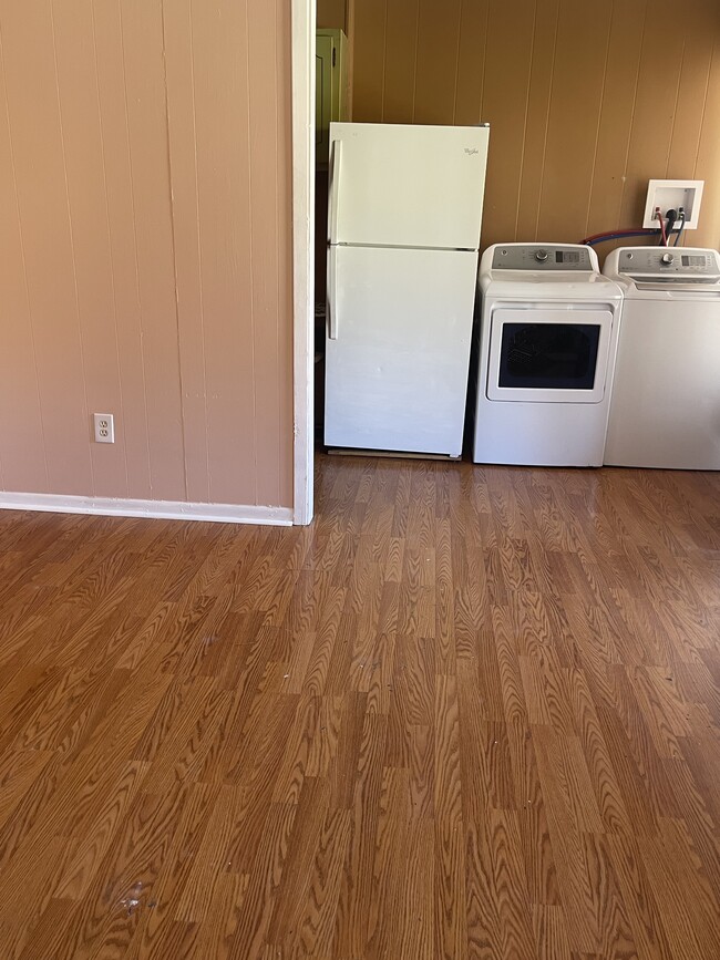 379 Heathland Dr, Unit Lee garden