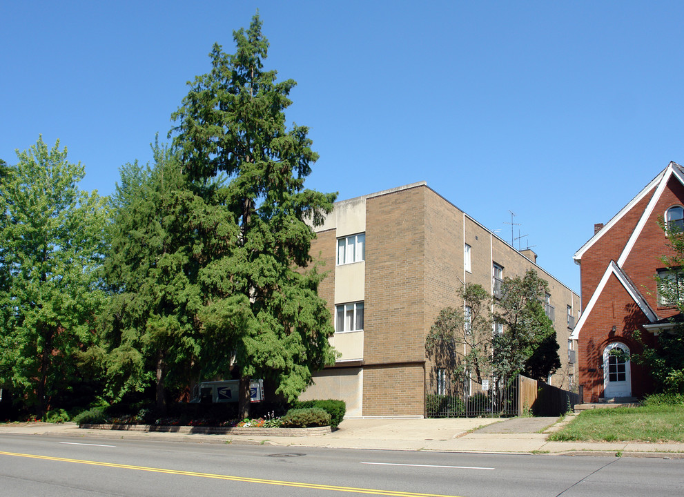 5425 5th Ave in Pittsburgh, PA - Building Photo