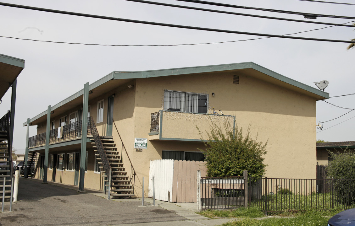 26945 Tyrrell Ave in Hayward, CA - Building Photo