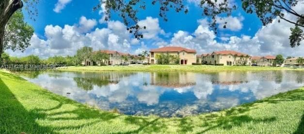 5753 Isles Cir in Tamarac, FL - Building Photo - Building Photo