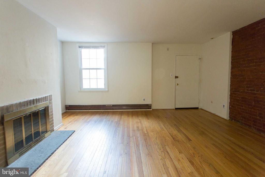 727 Spruce St in Philadelphia, PA - Building Photo