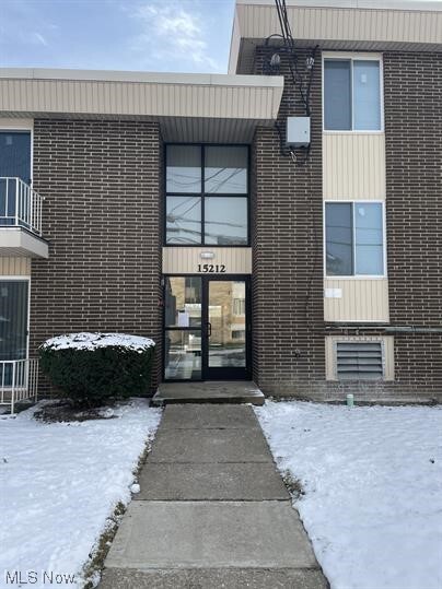 15212 Maple Park Dr, Unit 4 in Maple Heights, OH - Building Photo