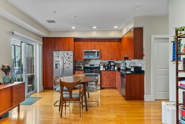 property at 200 Silver St