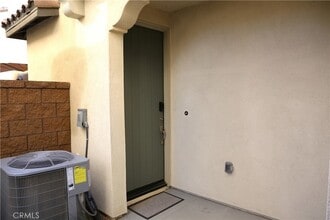 16670 Crocus Ln, Unit 1 in Fontana, CA - Foto de edificio - Building Photo