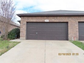 806 Walnut St in Burleson, TX - Building Photo