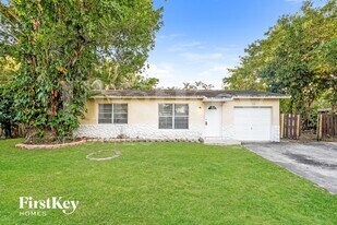 7820 SW 9th St in North Lauderdale, FL - Building Photo