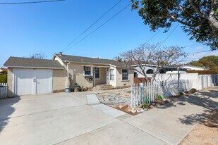 917 E 28th St, Unit Front Unit in National City, CA - Building Photo