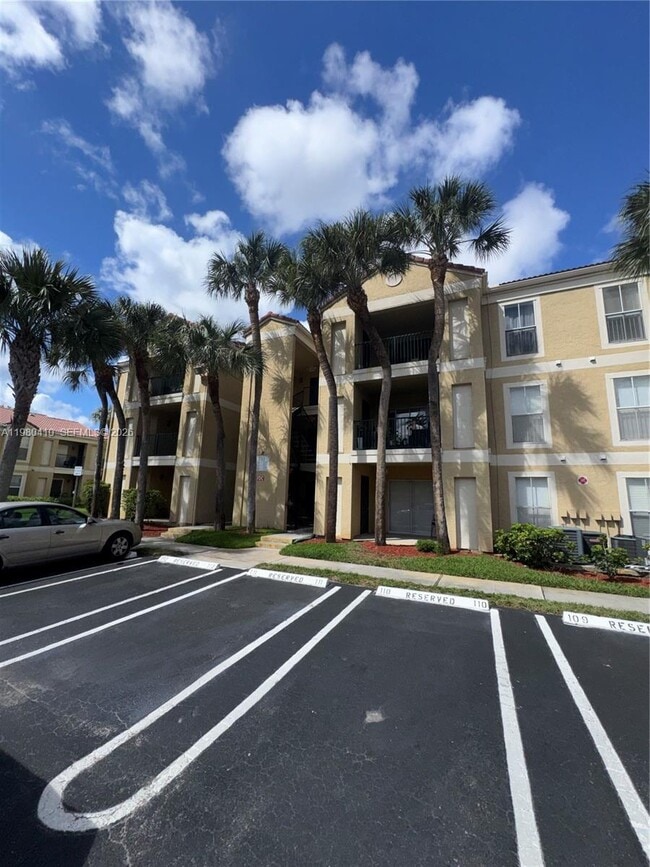 property at 733 Riverside Dr