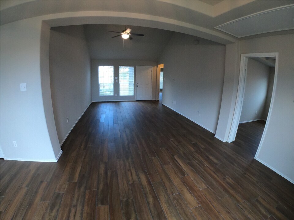 5313 Rio Ramos Ct in Rosharon, TX - Building Photo