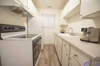 Sundance Apartments in Salt Lake City, UT - Building Photo - Building Photo