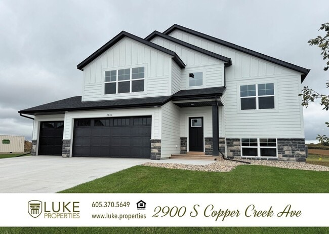 2900 S Copper Creek Ave