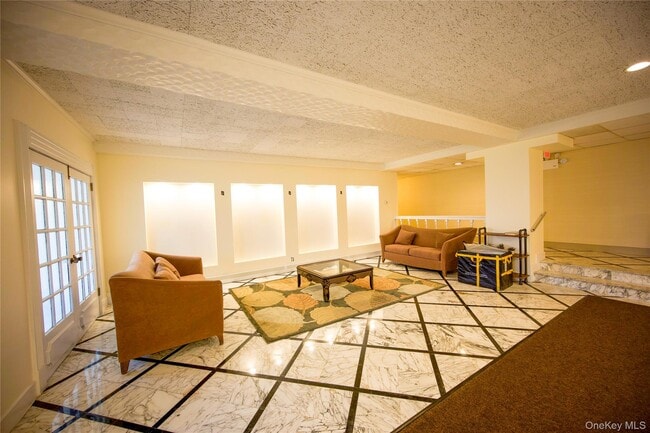 77 S Park Ave in Rockville Centre, NY - Building Photo - Building Photo