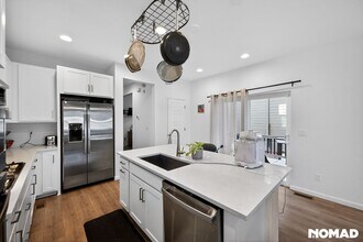 8195 Monte Vista Cir in Littleton, CO - Foto de edificio - Building Photo